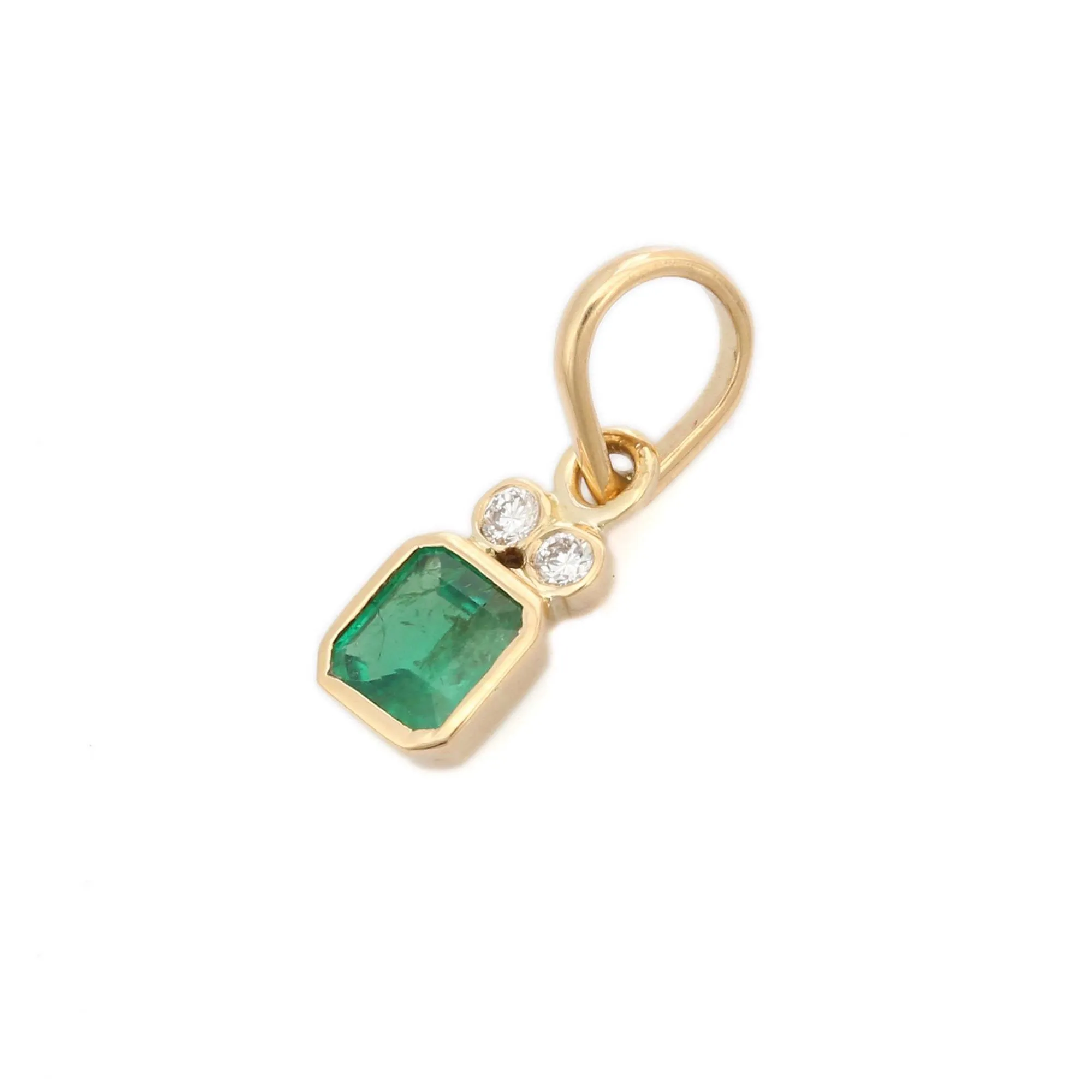 18K Gold Emerald Pendant