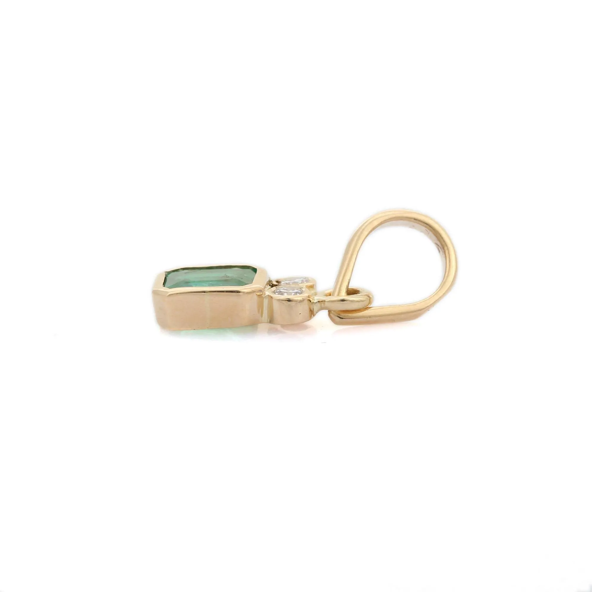 18K Gold Emerald Pendant