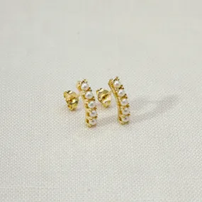 18k Gold Filled Small Synthetic Pearls Earrings