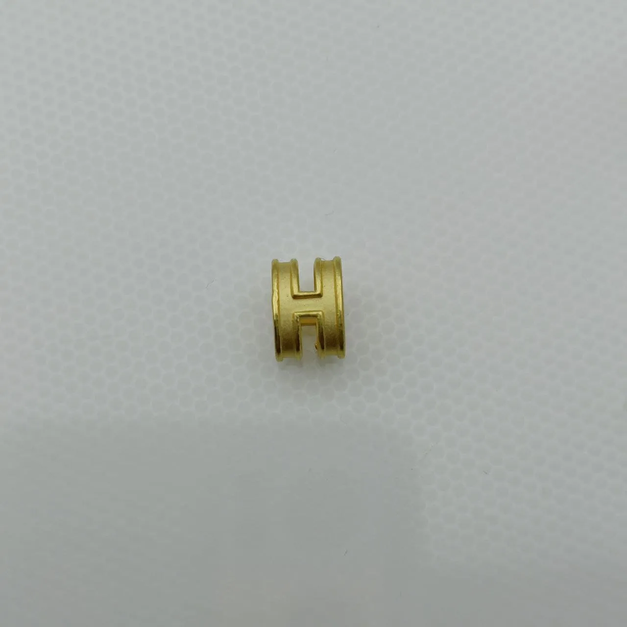 24k / 999 Gold H pendant