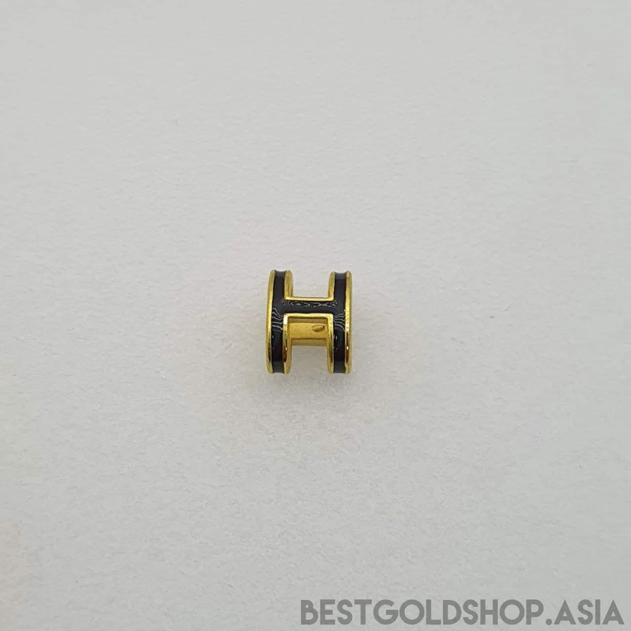 24k / 999 Gold H pendant