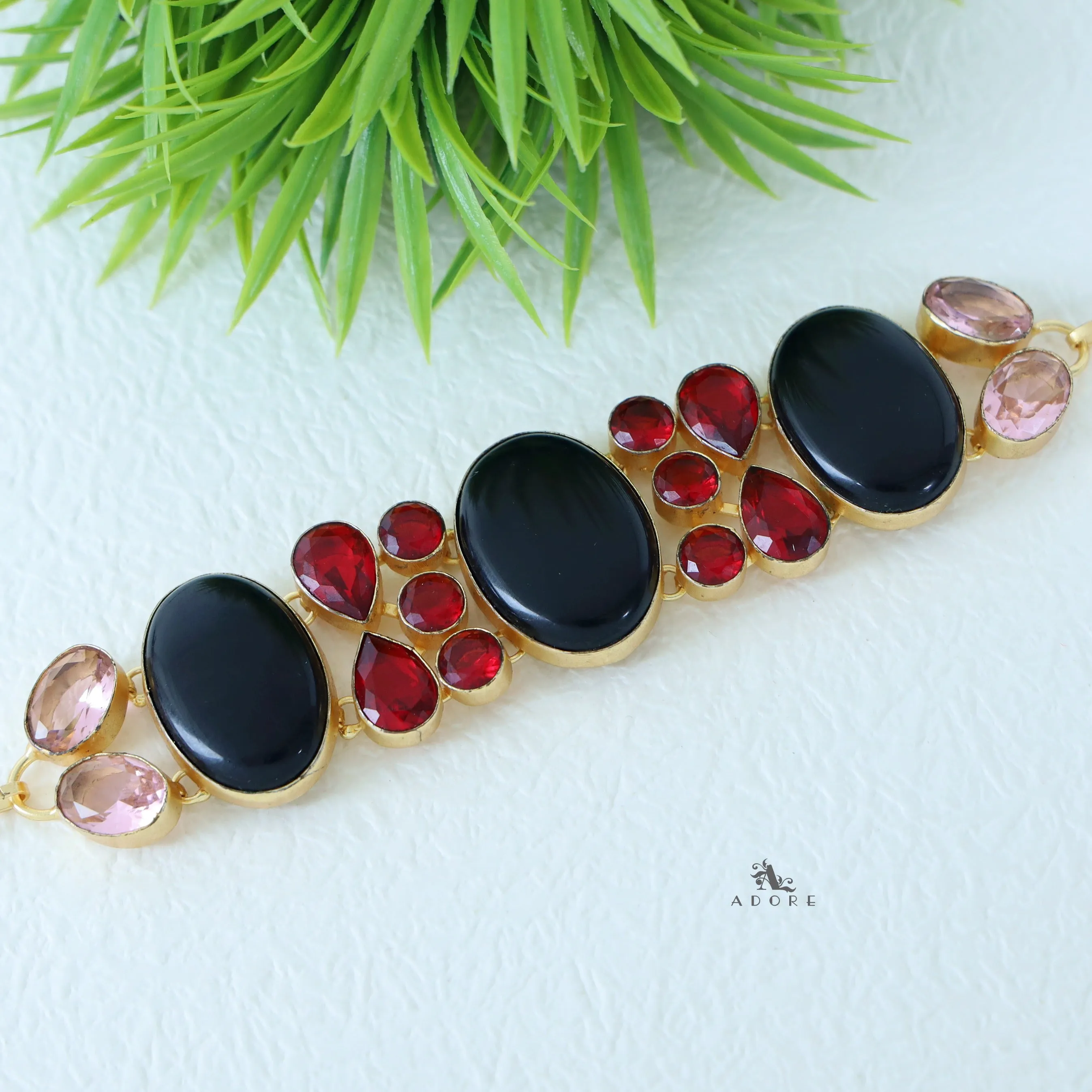 Amalia Choker