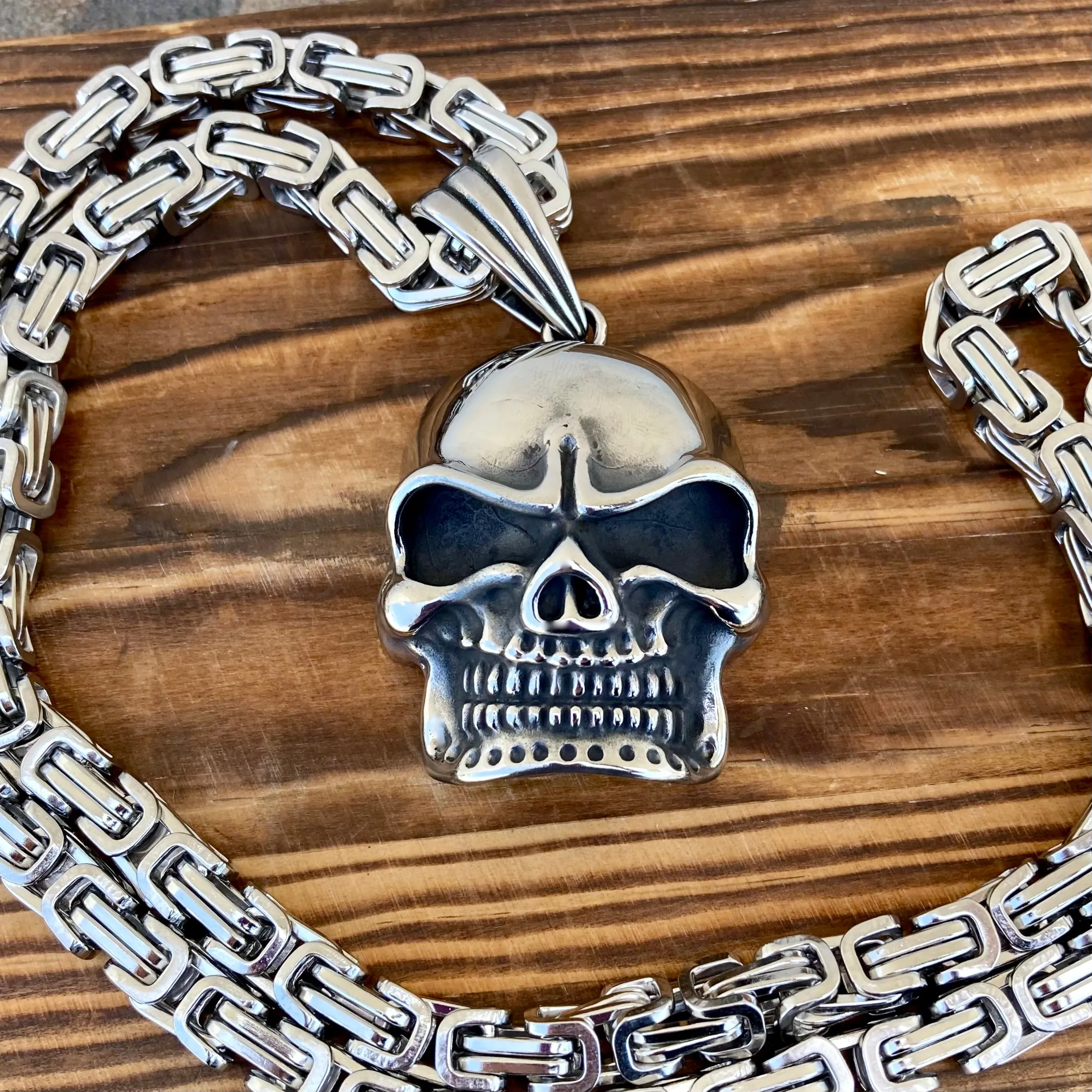 Bone Crusher Skull - Solid Back Pendant - Necklace (250)