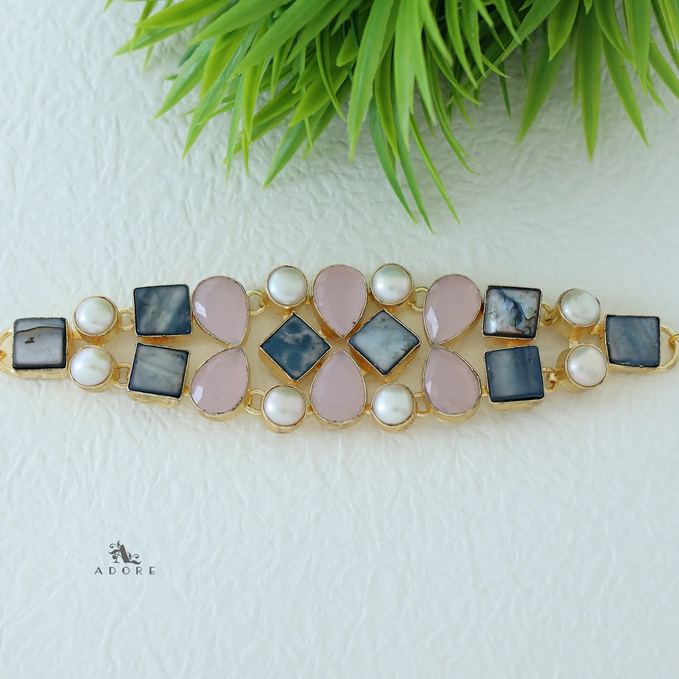 Dolly Choker