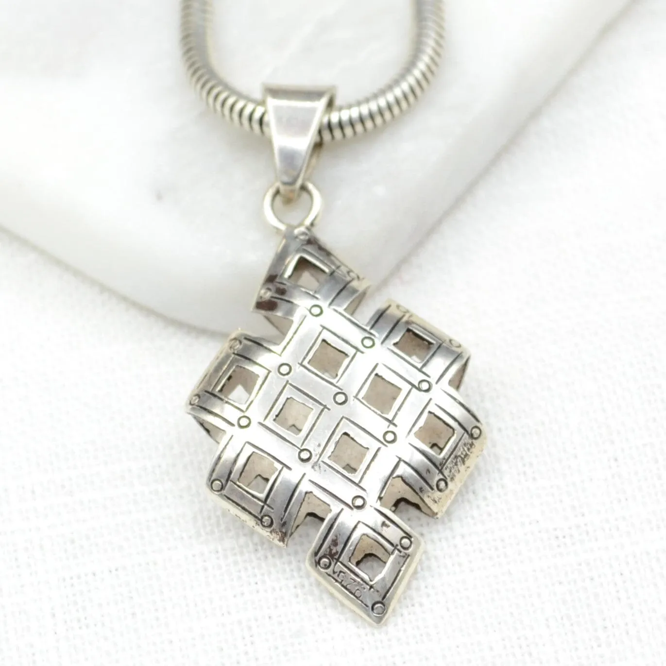 Hollow Etched Endless Knot Silver Necklace