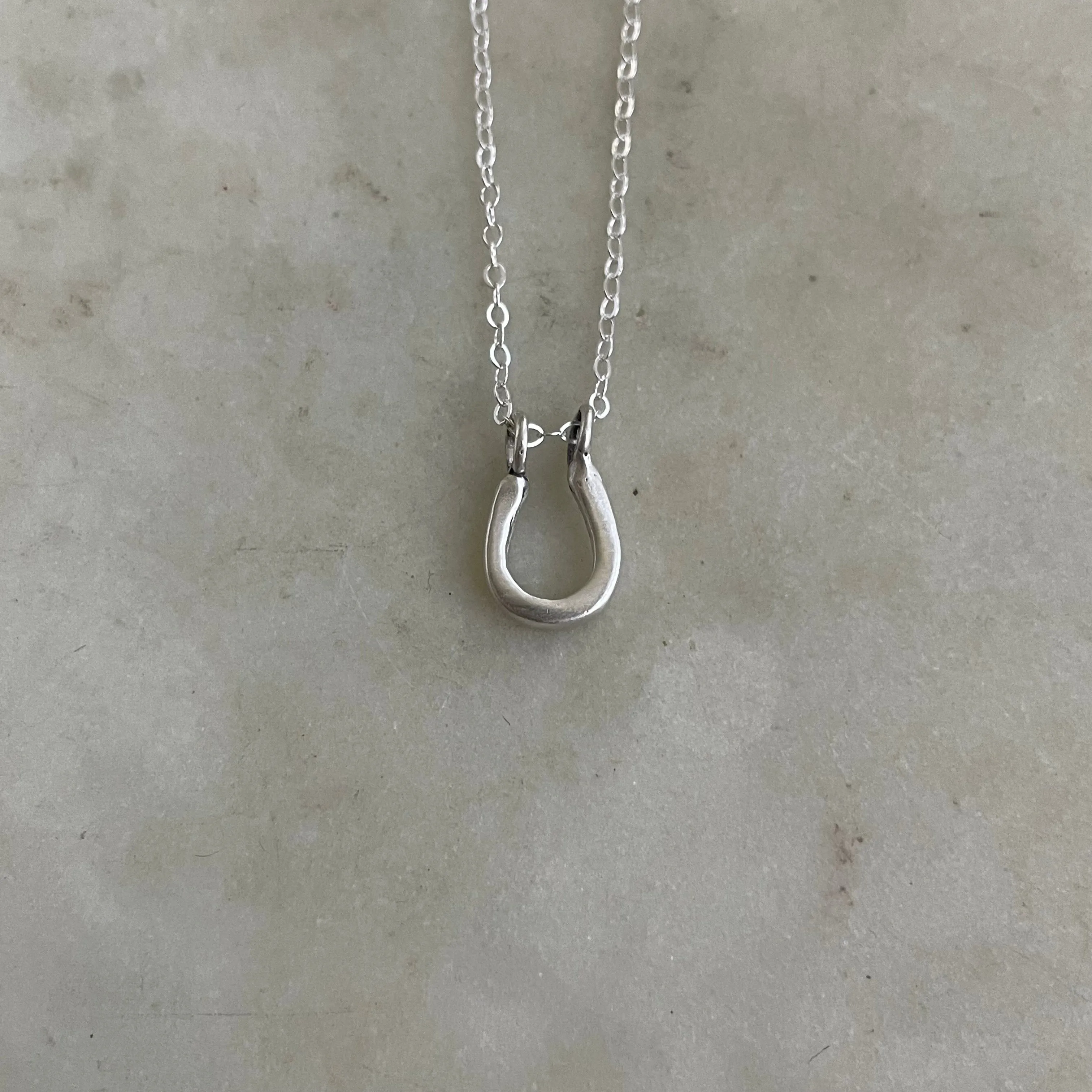 HORSESHOE PENDANT