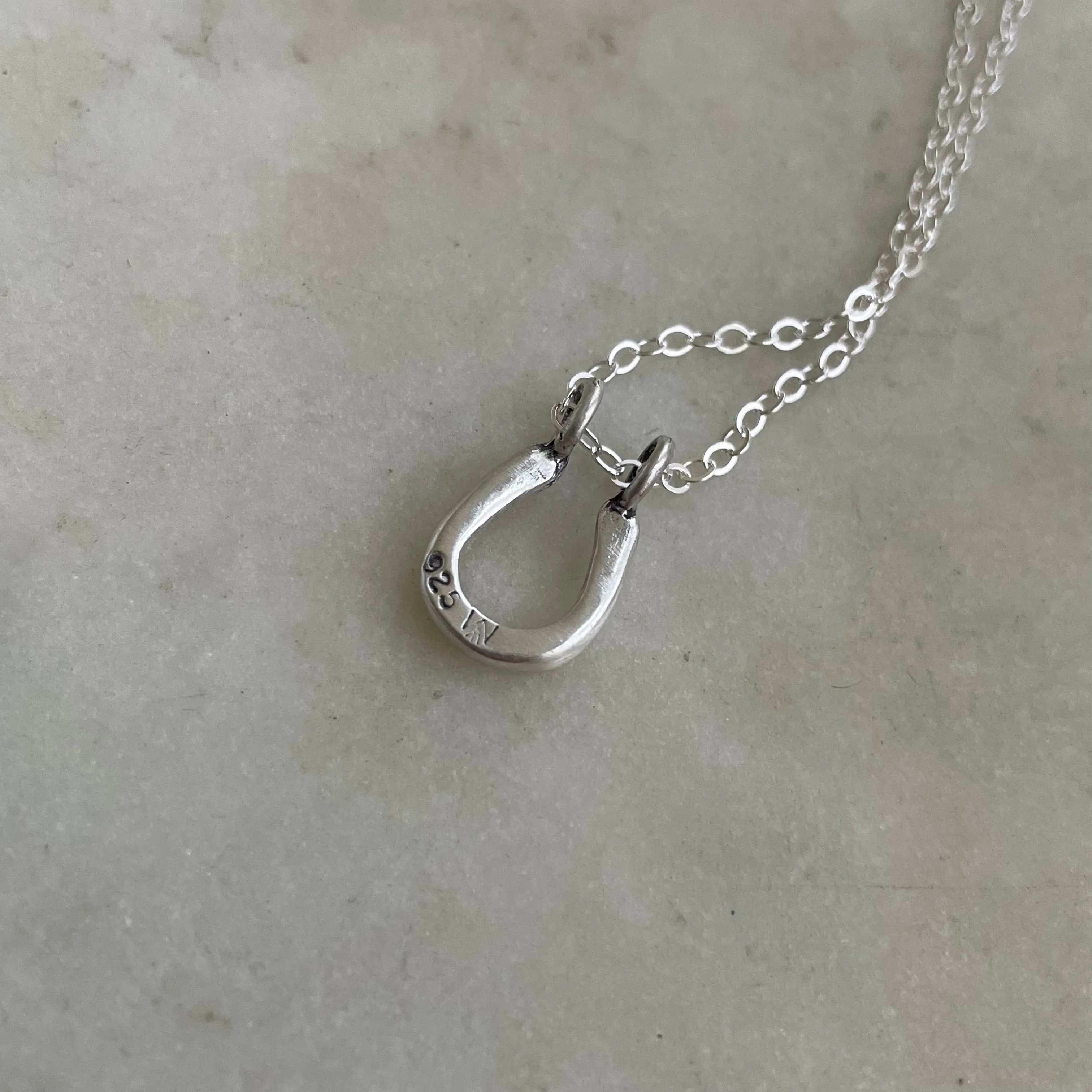 HORSESHOE PENDANT