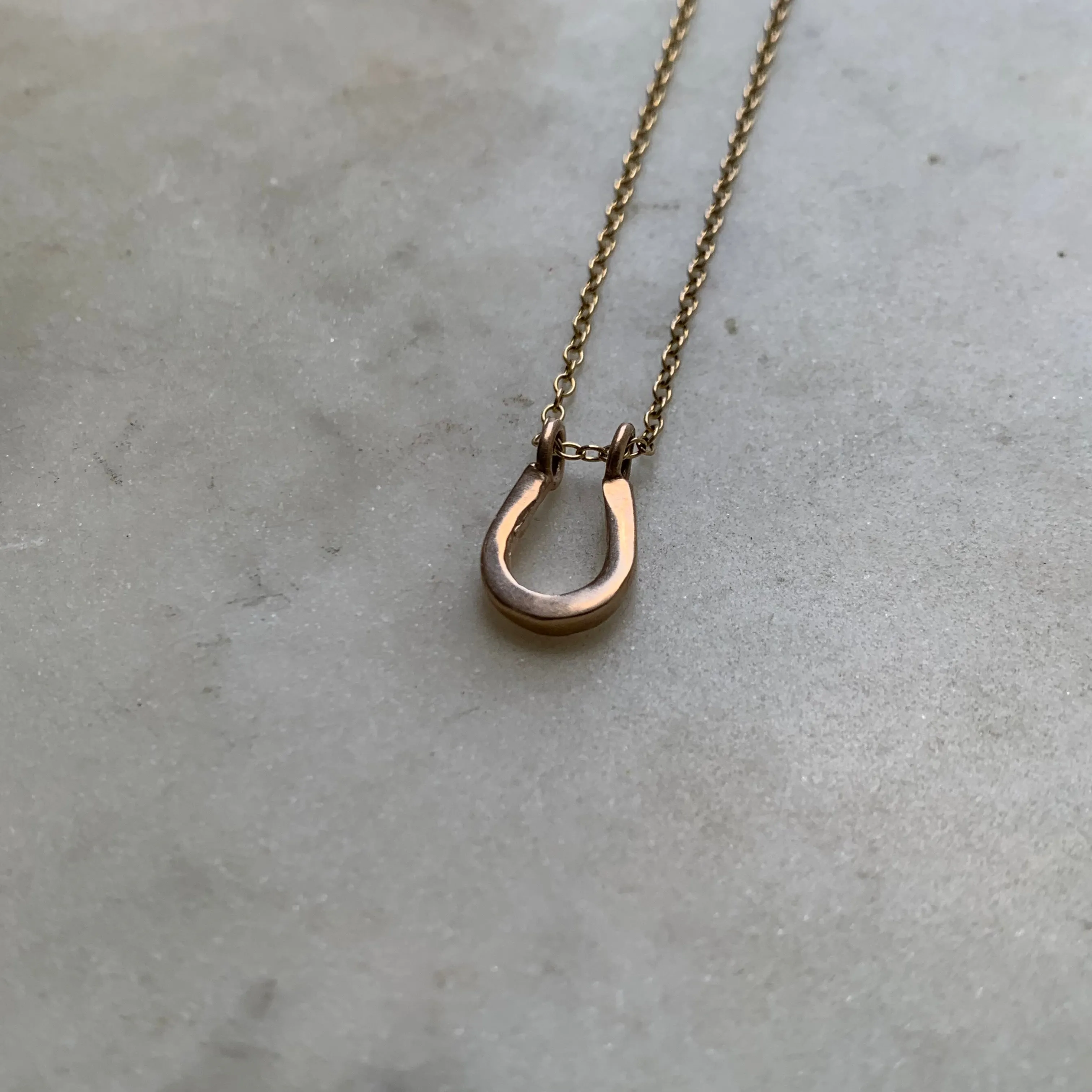 HORSESHOE PENDANT