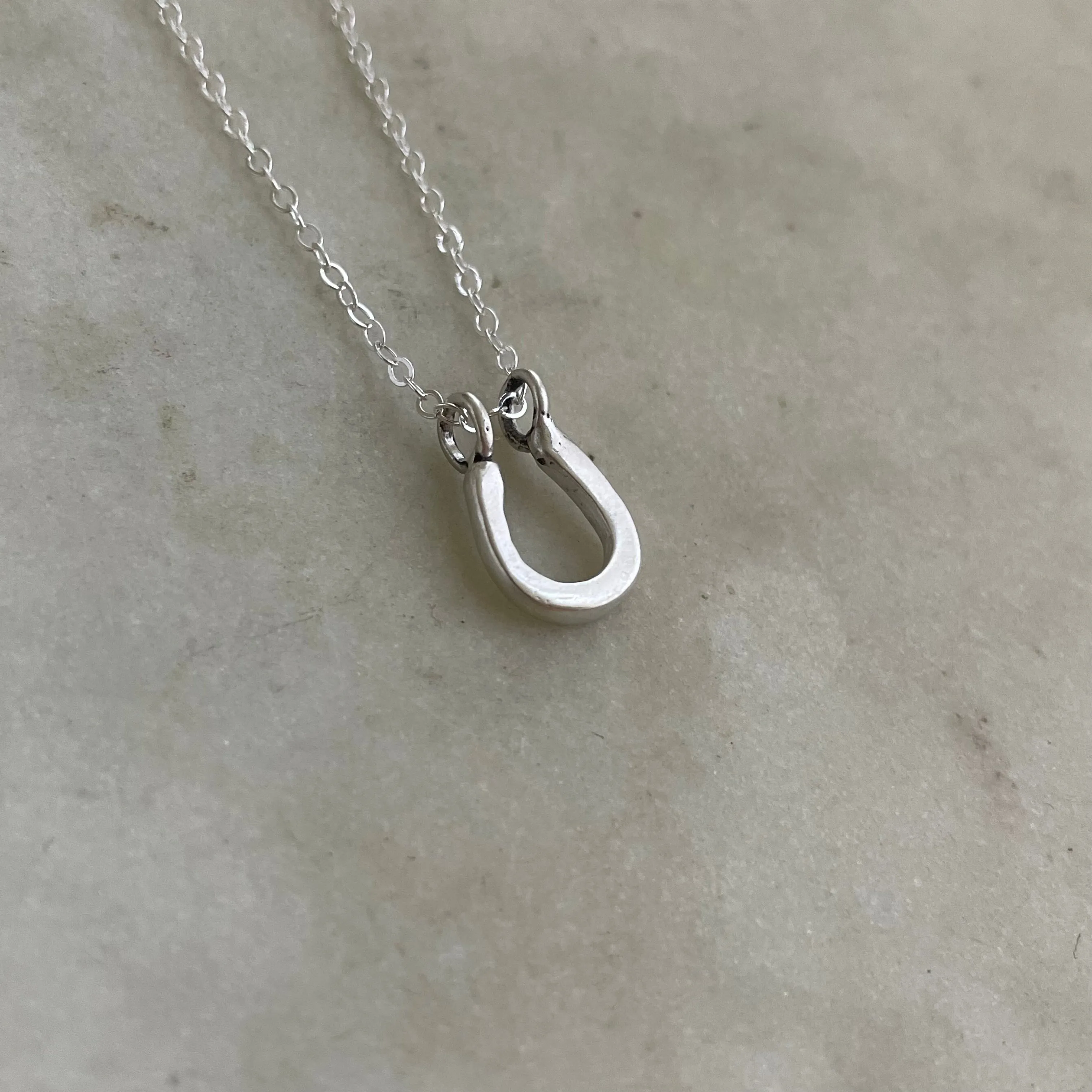 HORSESHOE PENDANT