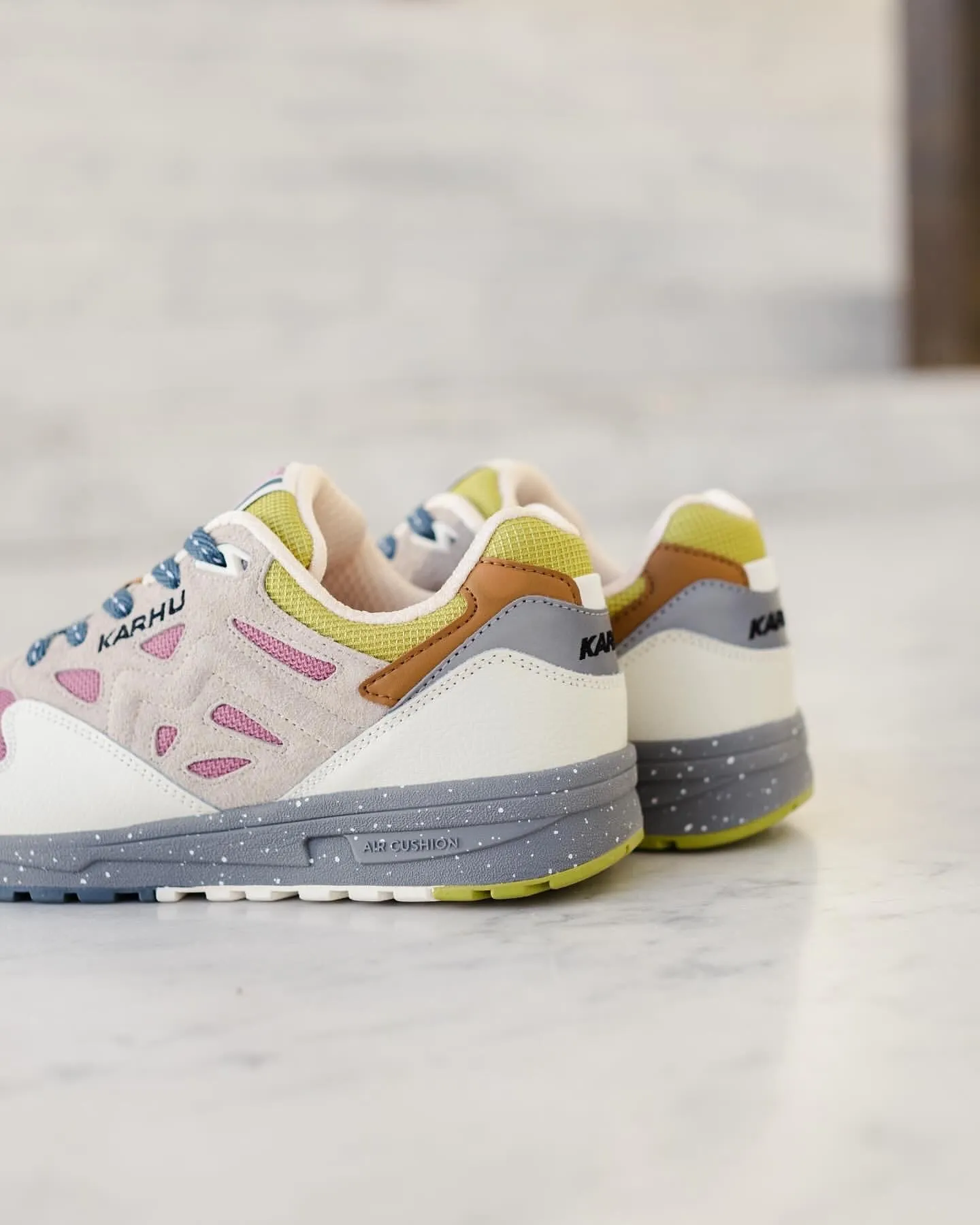 KARHU Legacy 96 Lily White Lilas