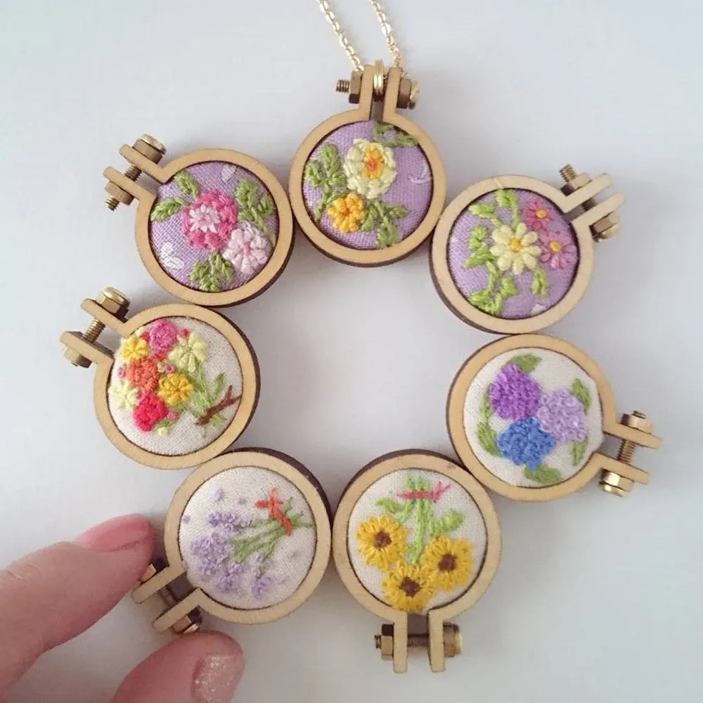 Mini Embroidery Hoop Lasercut Frame Cross Stitch Frame Tiny Embroidery Pendant Tiny Hoop diy Embroidery Pendant 25mm round 1pcs