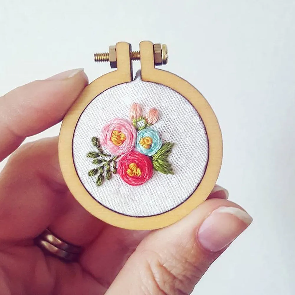 Mini Embroidery Hoop Lasercut Frame Cross Stitch Frame Tiny Embroidery Pendant Tiny Hoop diy Embroidery Pendant 25mm round 1pcs