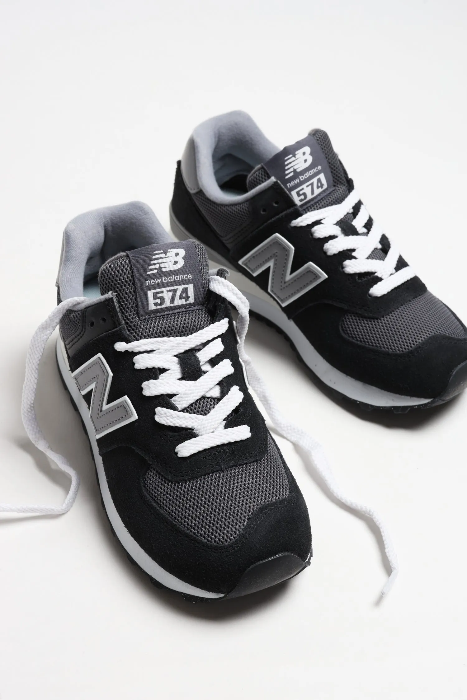 Sneaker 574 in Schwarz/Shadow Grey