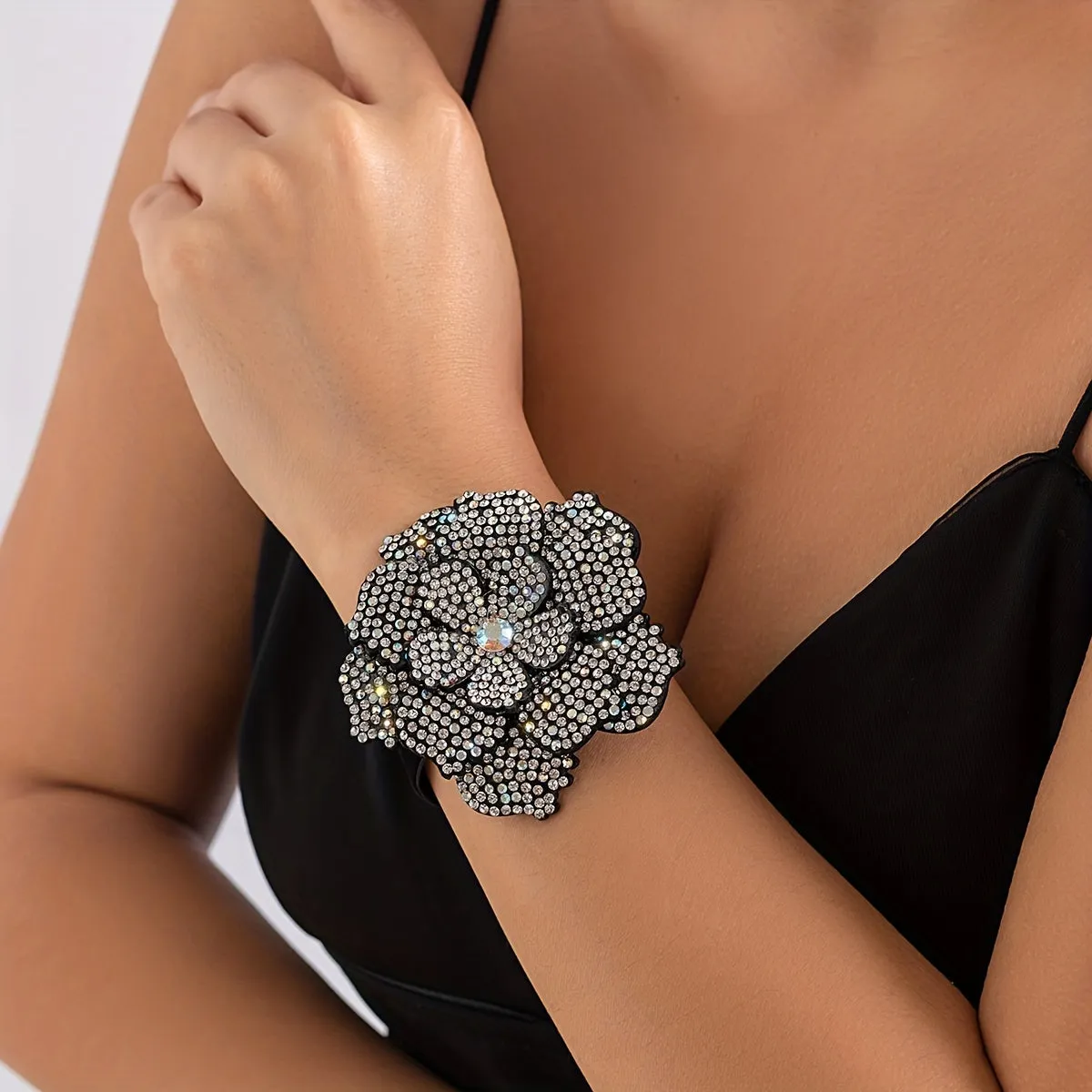 Vintage Full Of Rhinestones Flower Elegant Black Velvet Rose Flower Choker / Bangle For Women Accessories